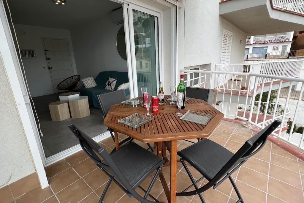 Apartamento Tres Habitaciones Con Vistas Al Mar En Rosas Exterior foto